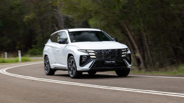 Hyundai Tucson Elite Hybrid LT 2025 fahren 26