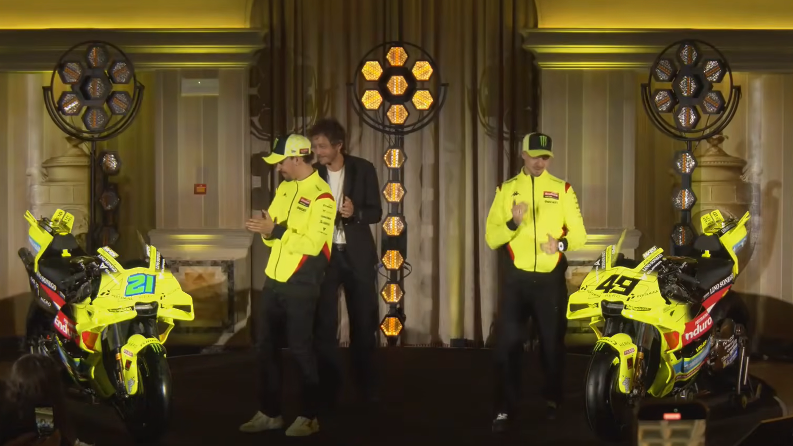 Das MotoGP-Team von Valentino Rossi enthüllt in Rom die Lackierung für 2026