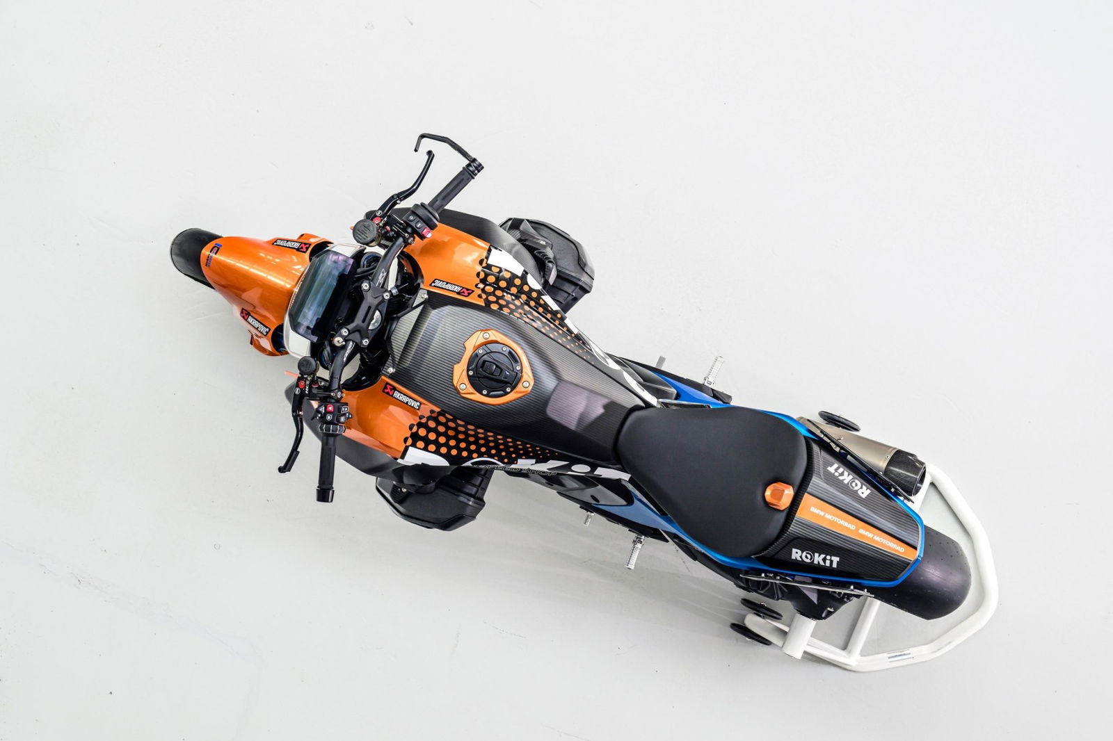 Blick von oben auf die R1300 R Superhooligan