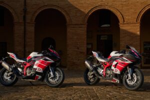 Ist die neue Bimota KB399 mehr als eine neu lackierte Kawasaki ZX-4RR?