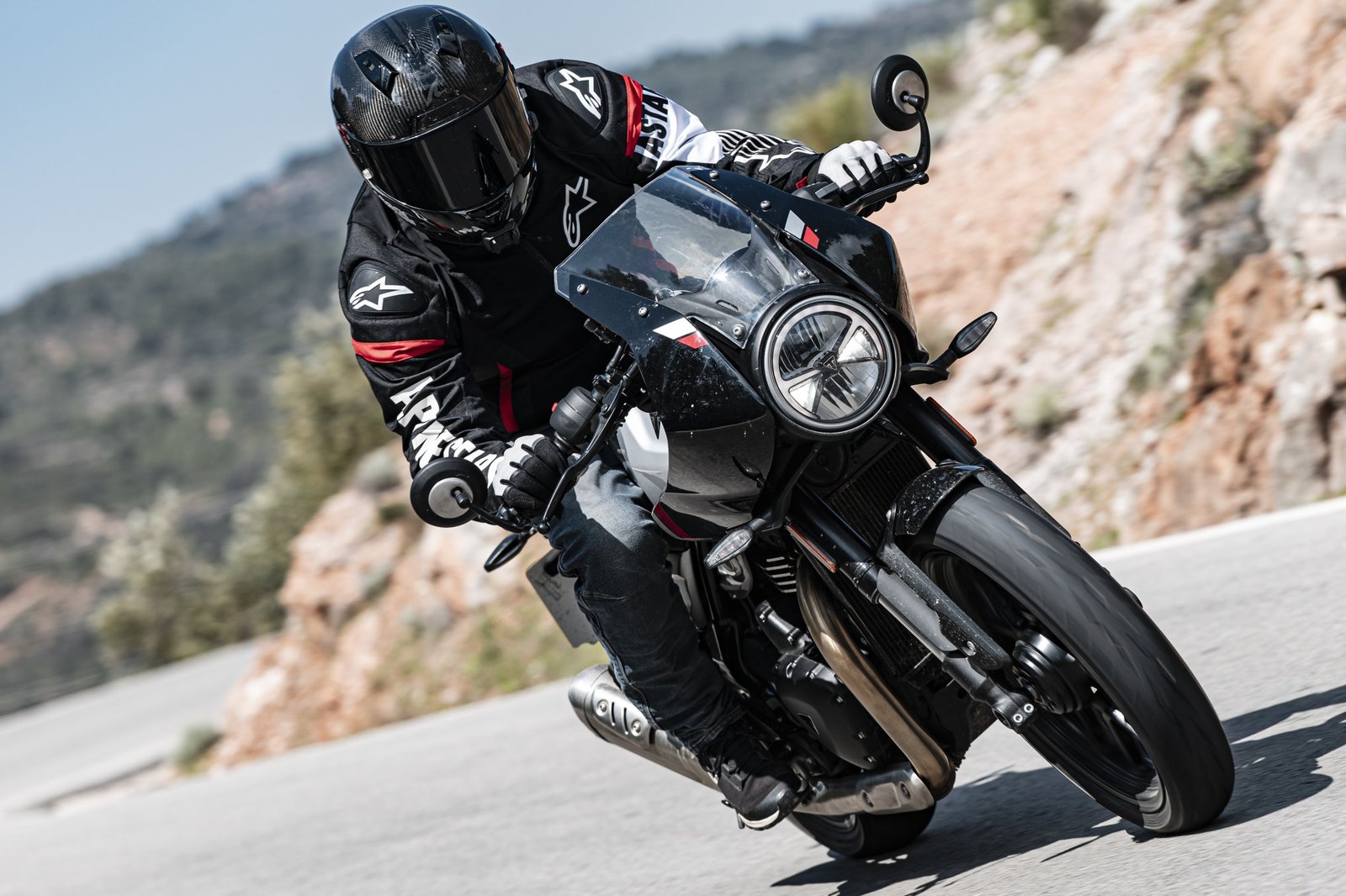 Triumph Thruxton 400 - fahren
