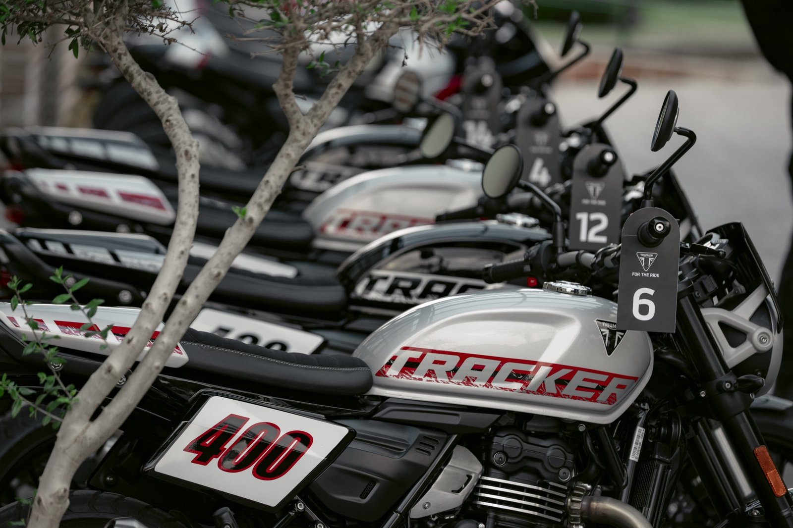 Der Triumph Tracker 400 2026 – BTS