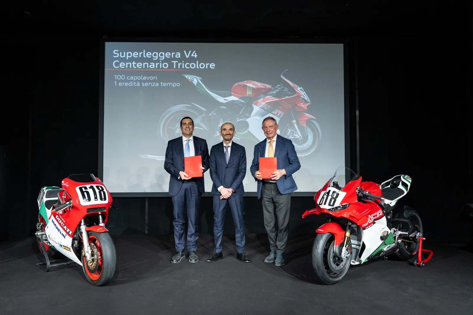Die Ducati Superleggera V4 Centenario Tricolore