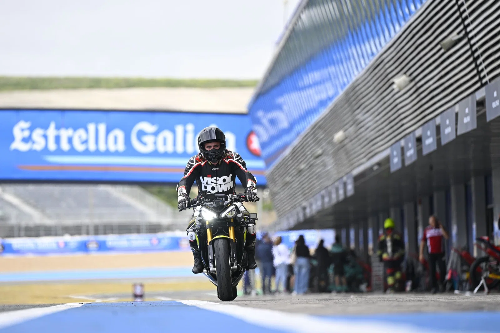 Die Triumph Street Triple 765 Moto2 Edition – fahren