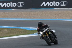 Testbericht zur Triumph Street Triple 765 Moto2 Edition: Exklusiver MotoGP-Test in Jerez