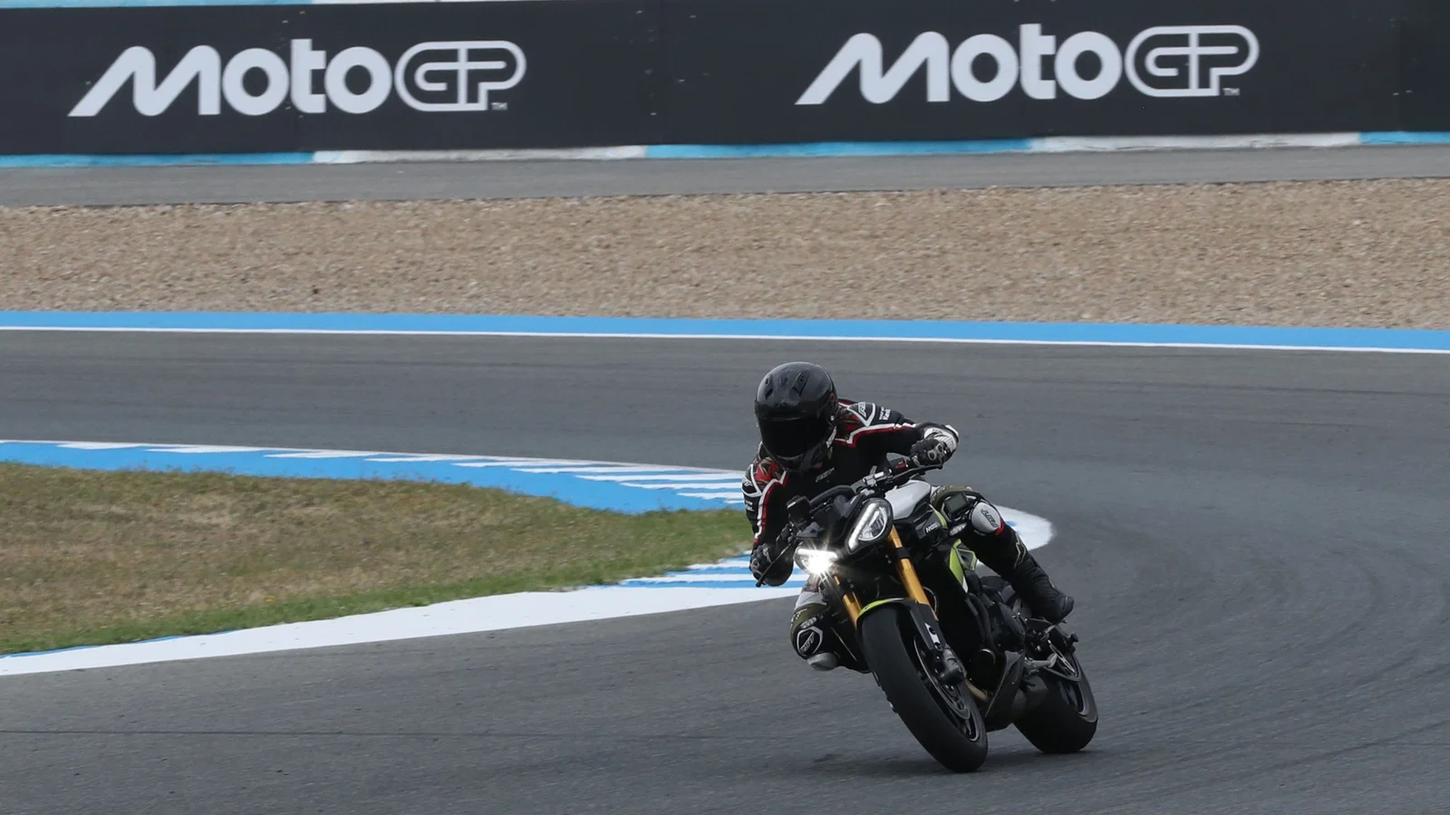 The Triumph Street Triple 765 Moto2 Edition - riding