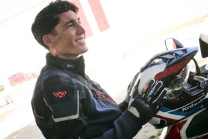 Honda und Ixon bringen Vortex R-Lederkombis speziell für Rennstreckenfahrer auf den Markt