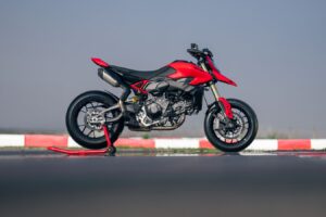 2026 Ducati Hypermotard V2 und V2 SP geben an diesem Wochenende ihr Debüt in Großbritannien