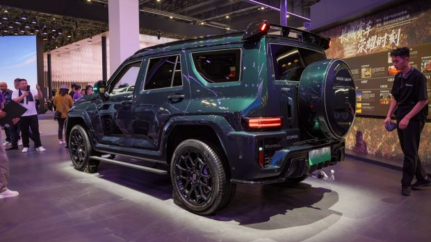 Der überarbeitete GWM Tank 700 4x4 großer SUV PHEV steht vor der Markteinführung in Australien, mit einem V8 auf dem Tisch