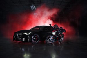 BMW S1000 RR und M1000 RR M2 Editions werden neben dem nur für Südafrika erhältlichen M2 Coupé RR vorgestellt