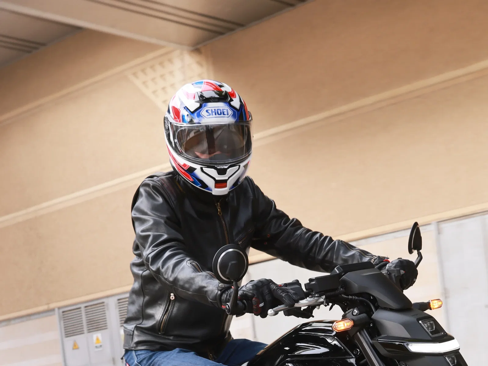 Shoei Neotec 3