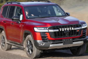 Toyota LandCruiser Hybrid 2026: Preise und Spezifikationen für die erste elektrifizierte 300er-Serie