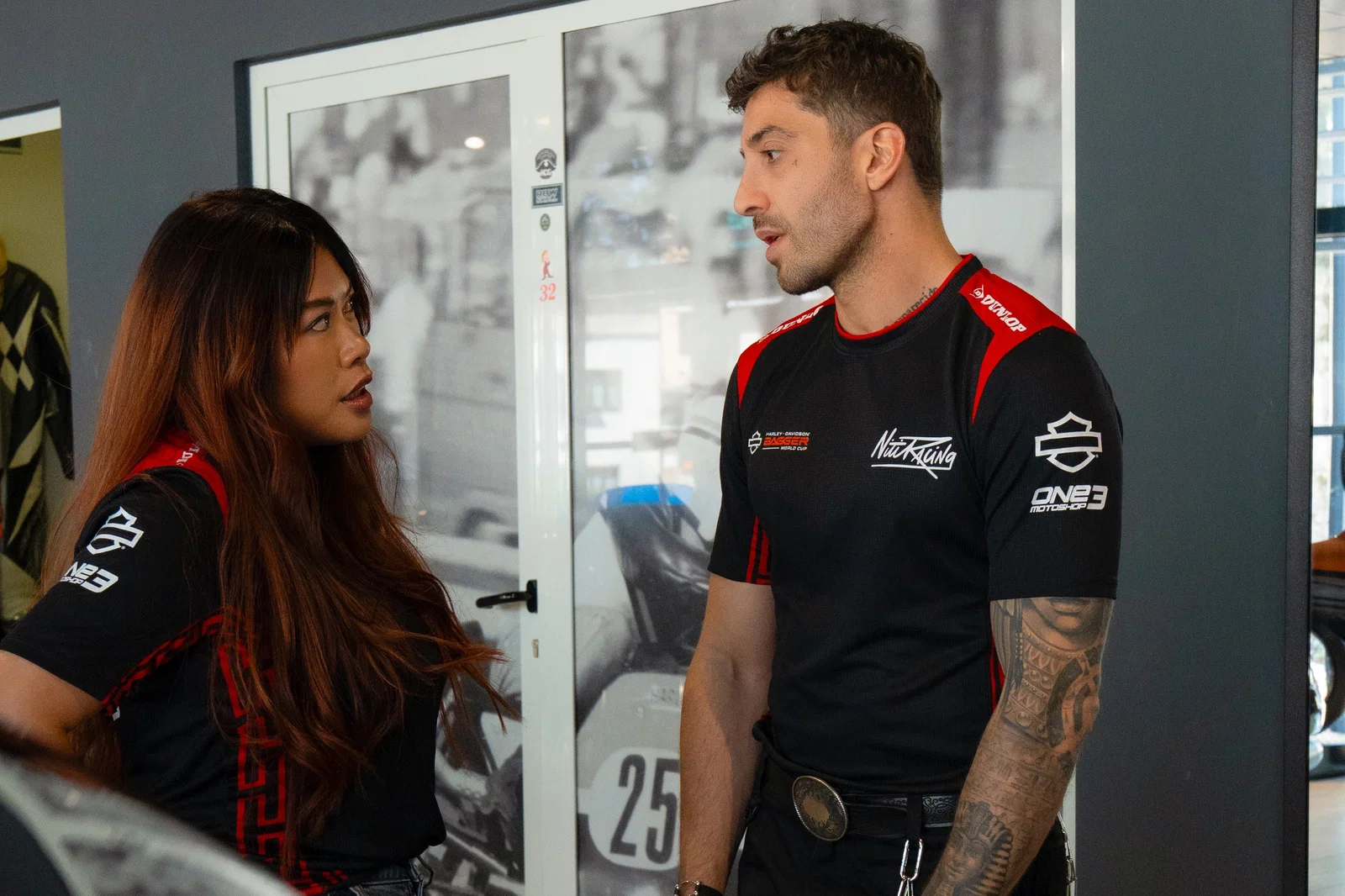 Angela Khuu, Teammanagerin Niti Racing, und Andrea Iannone