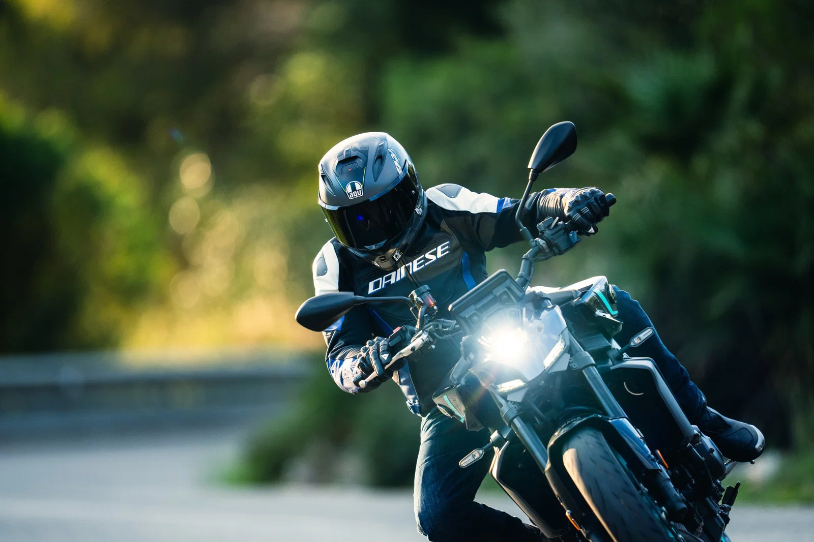AGV K7 Helm. 