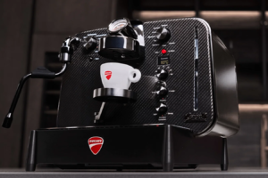 Ducati feiert sein 100-jähriges Jubiläum mit einer Geschenkidee zum Thema Kaffee