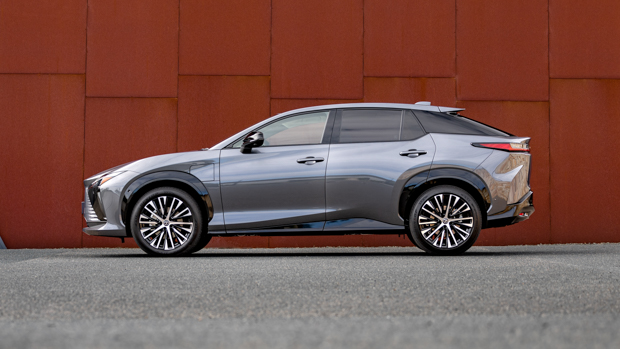 Lexus RZ 450e Sports Luxury 2023 Seite
