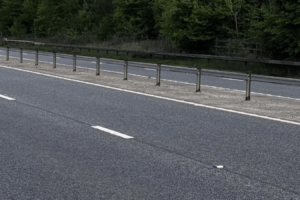 Die Wohltätigkeitsorganisation für Straßenverkehrssicherheit fordert die Entfernung von Kabelbarrieren