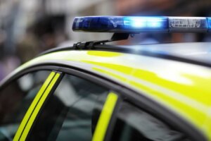 Tödlicher E-Bike-Unfall vor der Schule führt zu Anklage wegen fahrlässiger Tötung der Mutter des Radfahrers