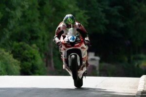Der TT-Zeitplan der Isle of Man wird grundlegend umgestaltet, da das Rennen der Senioren verschoben wird