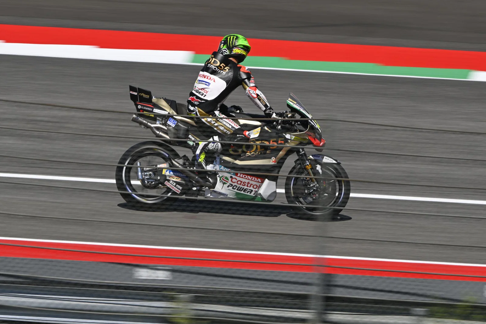 Cal Crutchlow fährt beim italienischen MotoGP 2026. Bildnachweis: Gold und Gans.