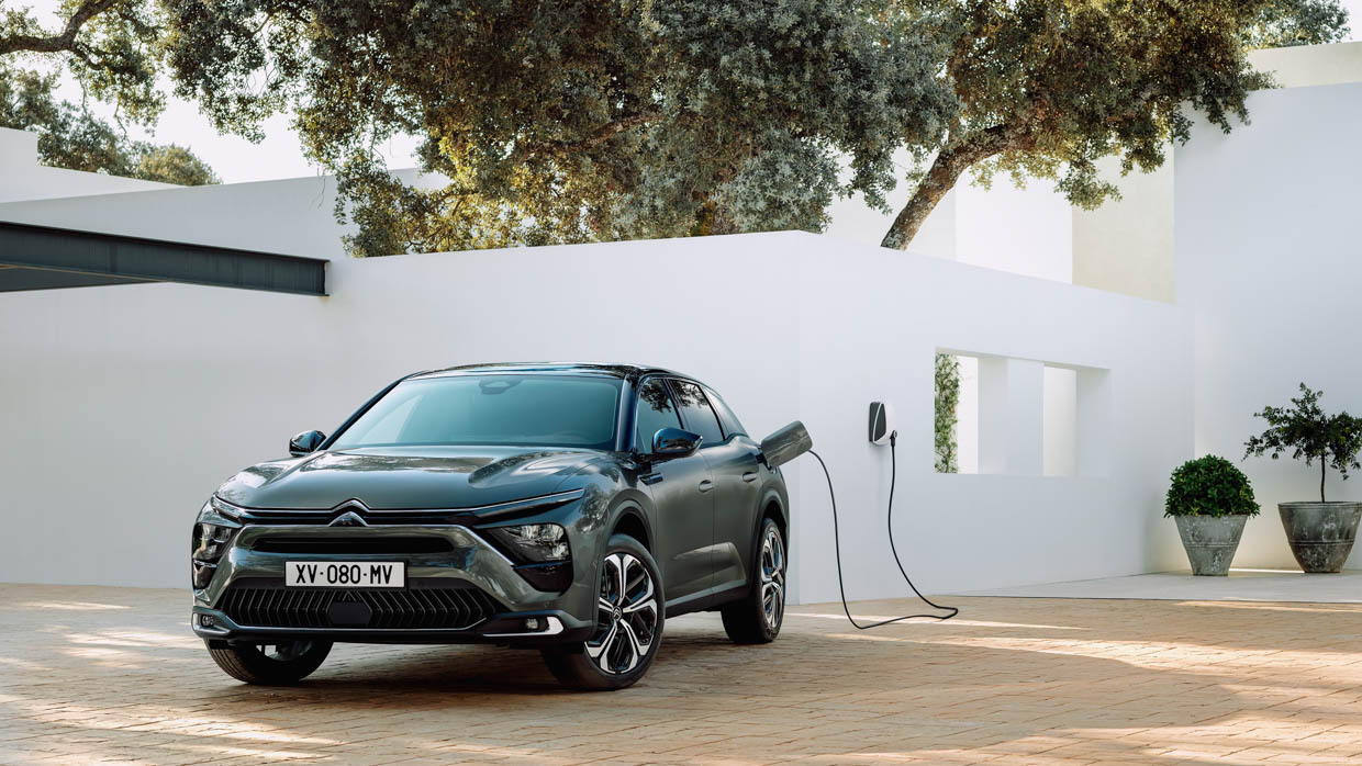 Ladeaufnahme des Citroen C5X PHEV 2024