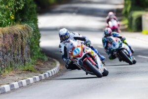 Bei der Isle of Man TT kam es nach einem Verkehrsunfall zu weiteren Verzögerungen