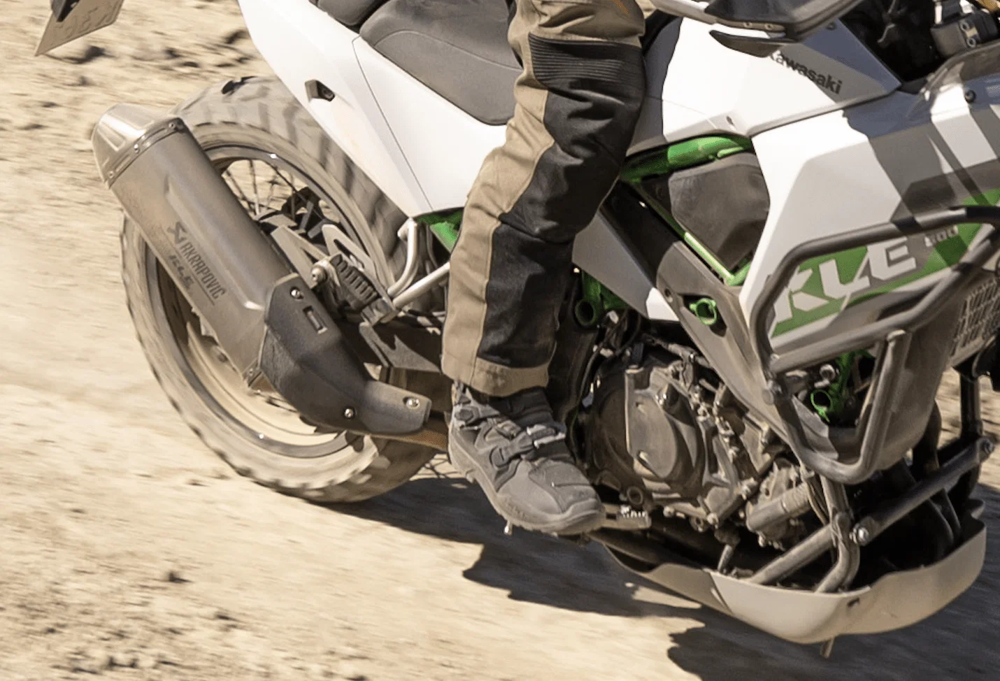 Testen der Eleveit X Privilege E-Dry Enduro-Motorradstiefel