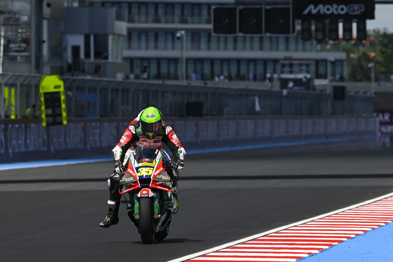 Cal Crutchlow bremst auf der LCR Honda. Bildnachweis: Gold und Gans.