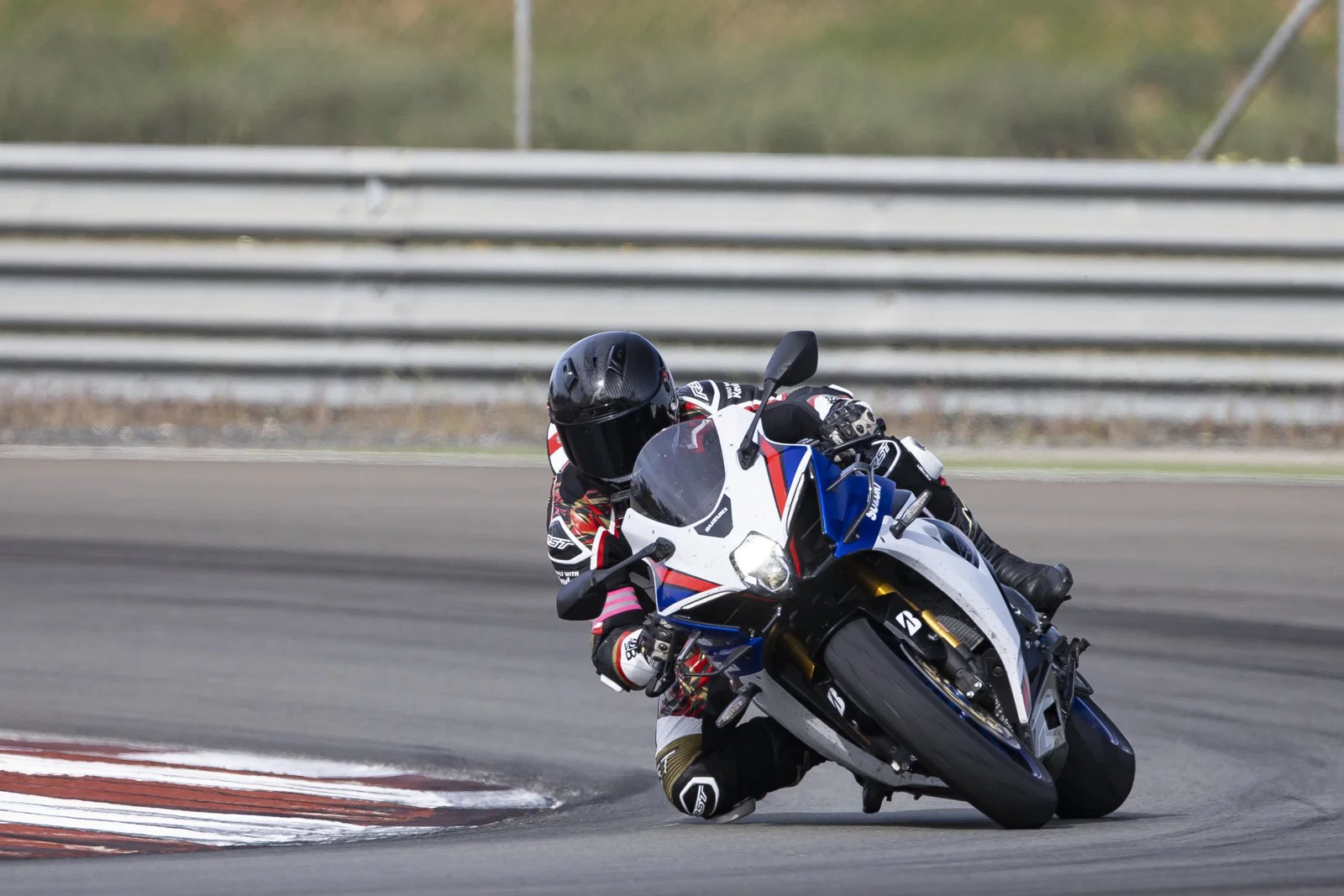 Die Suzuki GSX-R1000R – fahrend