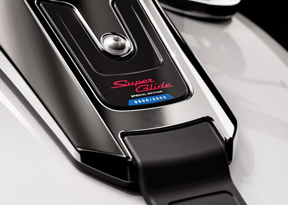 Das Tankdetail des Super Glide 2026