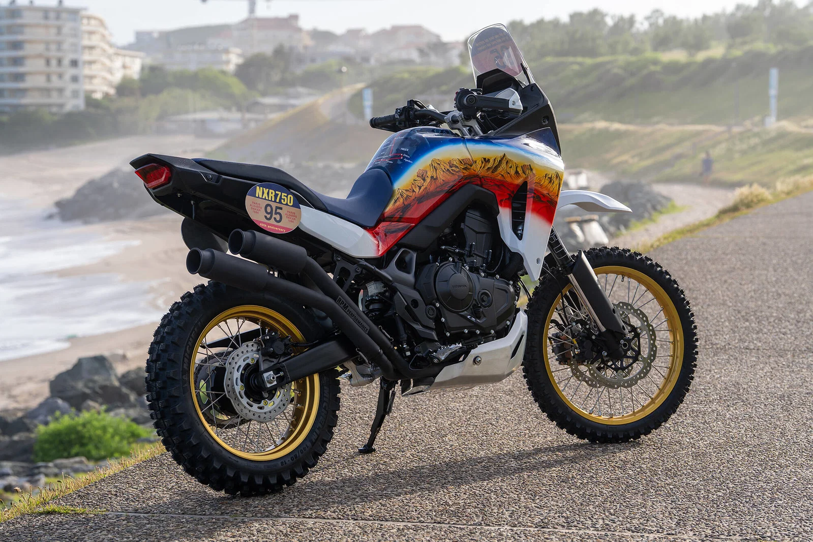 Die Einreise des britischen Honda-Zolls über die Transalp-Plattform.