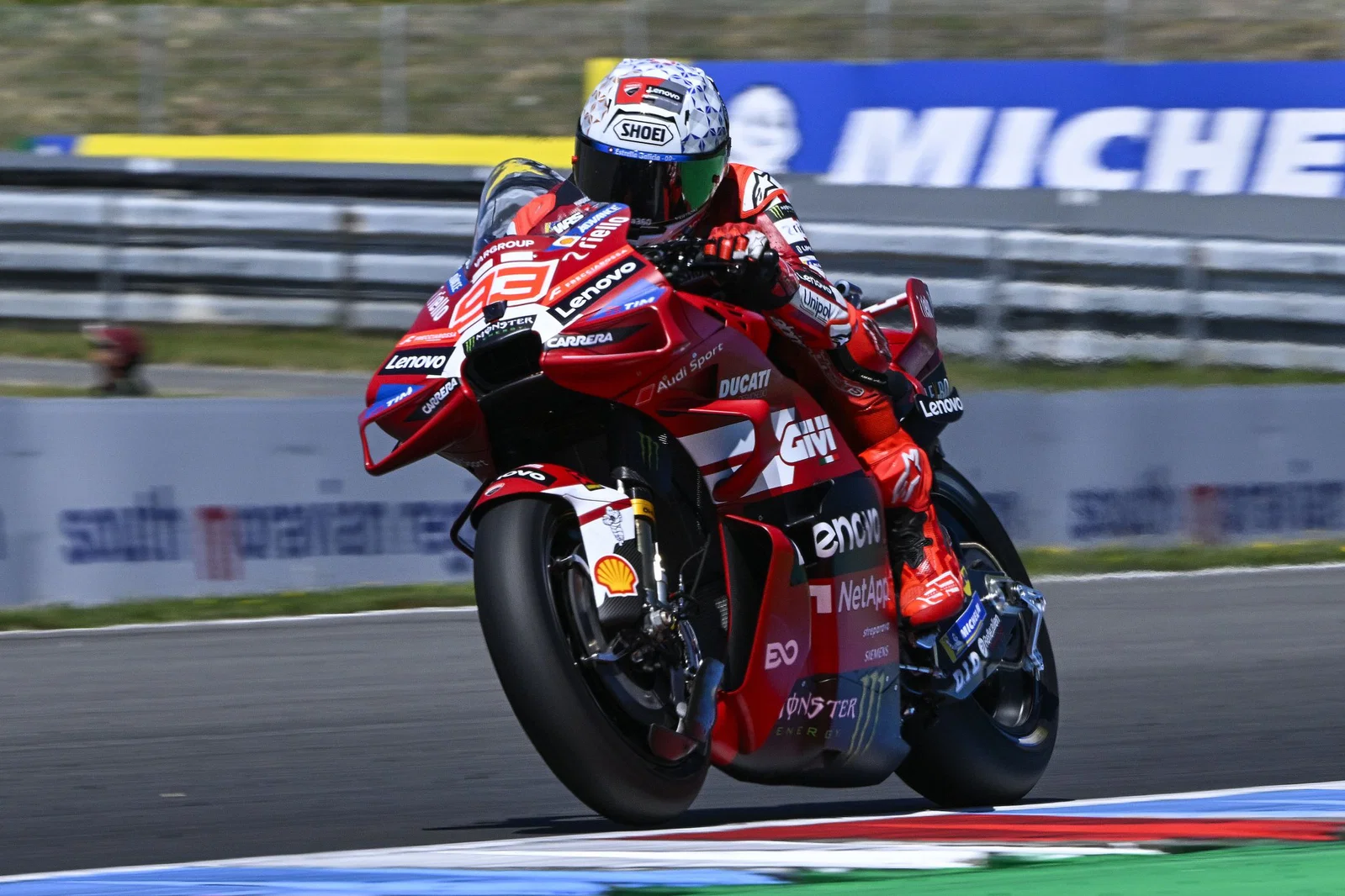 Marc Marquez auf einem Ducati MotoGP-Motorrad in Brünn. Bildnachweis: Gold und Gans.