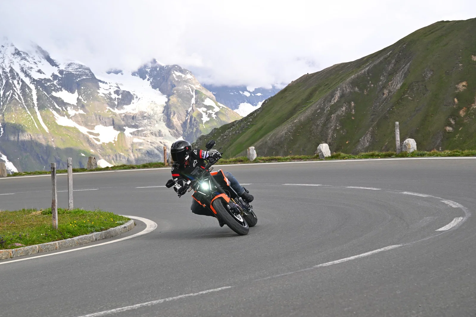 Die KTM 790 Duke 2026 – fahrend