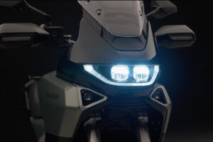 Nortons neues Atlas-Adventure-Bike geht vor der Markteinführung im Juli in Produktion