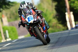 Michael Dunlop erreicht beim Tandragee 100 einen Meilenstein im irischen Straßenrennsport