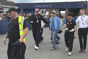 Brad Pitt wurde beim Isle of Man TT gesichtet, als die Dreharbeiten für den Straßenrennfilm begannen