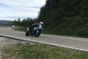 Deutsche Bürgermeister fordern am Wochenende die Schließung der B54 wegen zunehmender Motorradbeschwerden