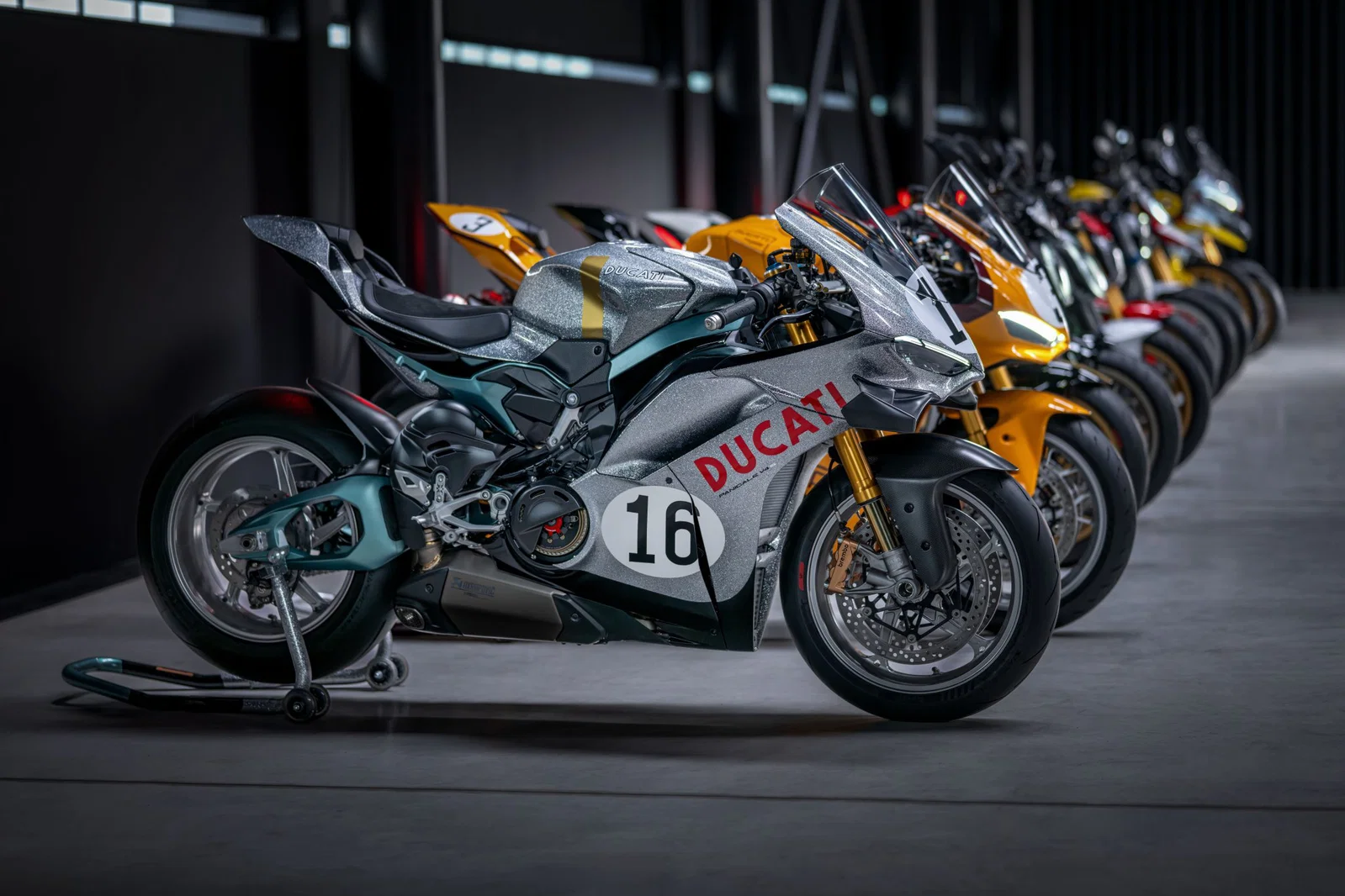 Die Ducati Collezione 100-Kollektion