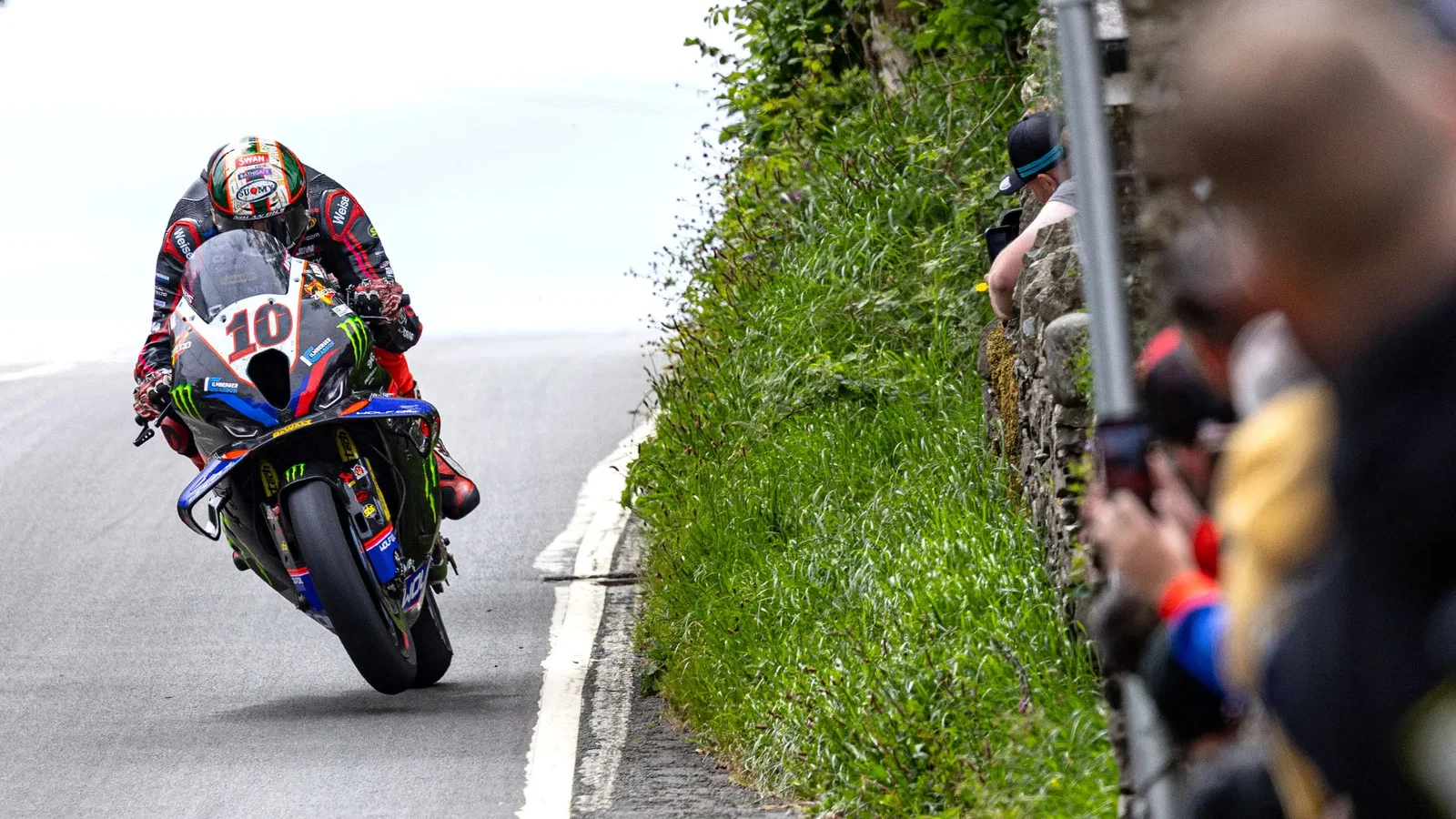 Peter Hickman fährt im Senior TT. Bildnachweis: Isle of Man TT.