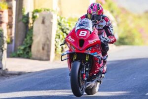 Der Sieger der Isle of Man TT verpasst das Southern 100-Straßenrennen