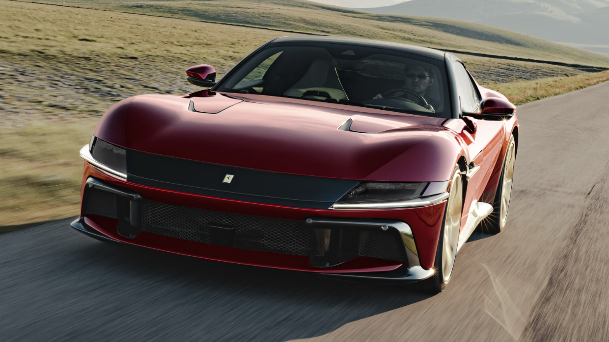 Der Ferrari 12Cilindri Manuale bringt das Schaltgetriebe auf sensationelle Weise zurück … mit einem Haken