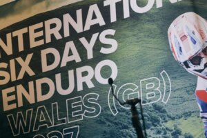 Die FIM International Six Days Enduro (ISDE) 2027 reist nach Wales, nachdem sie in Westminster Unterstützung gewonnen hat