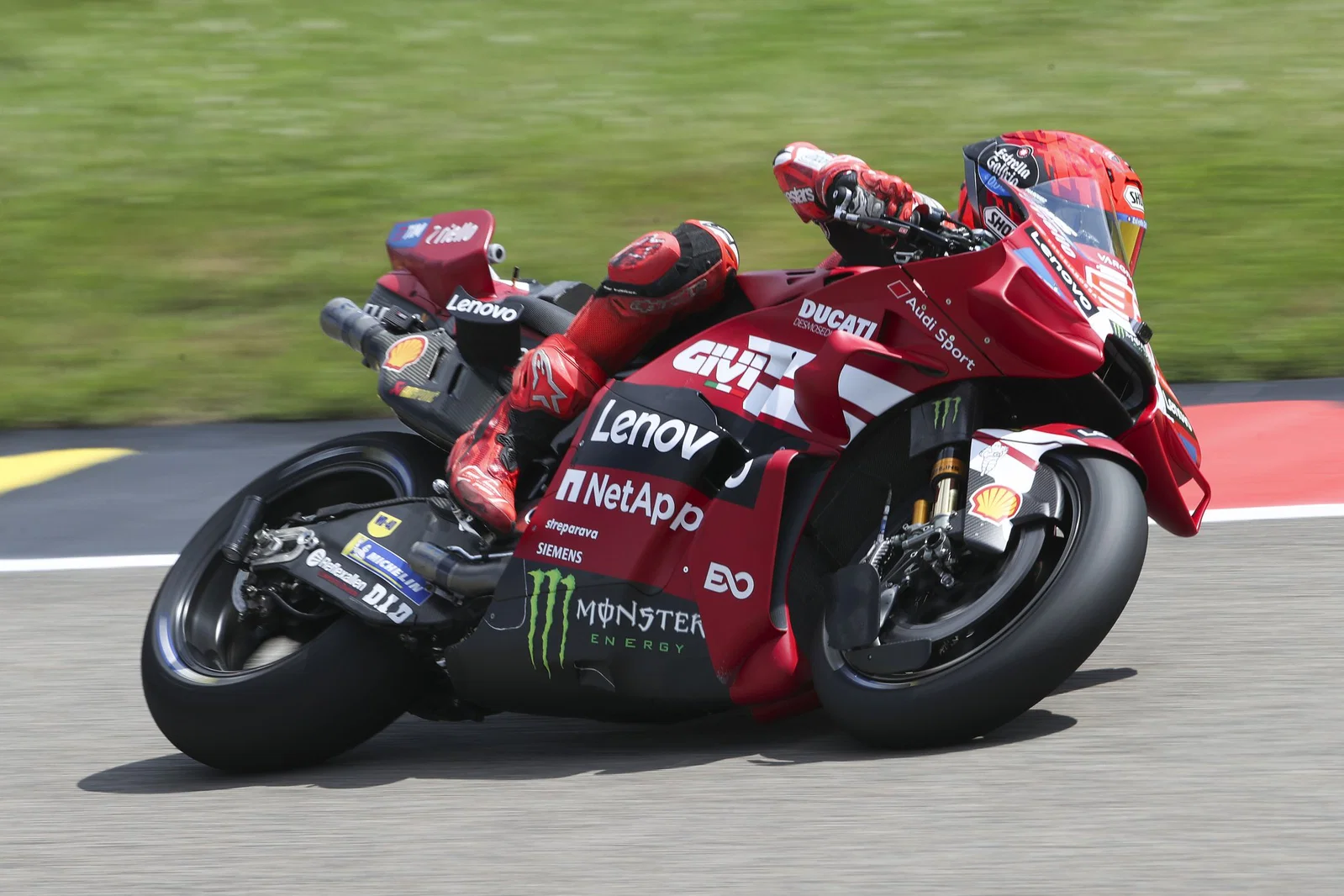 Marc Marquez auf dem Sachsenring. Bildnachweis: Gold und Gans.