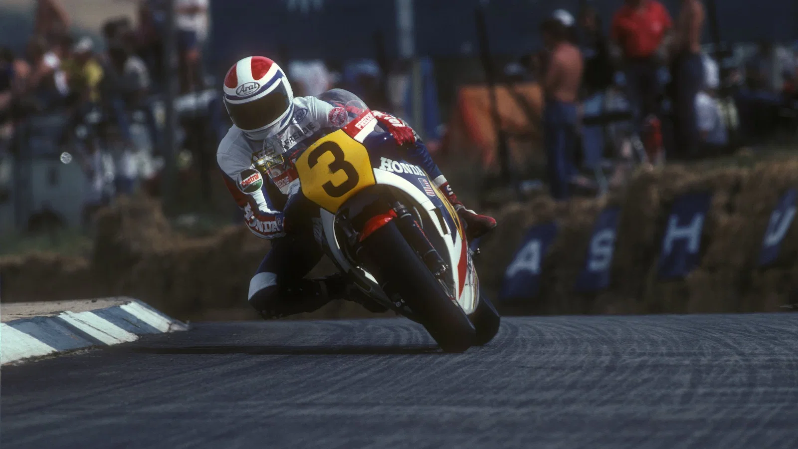 Freddie Spencer racing in 1983. Credit: Gold and Goose.
