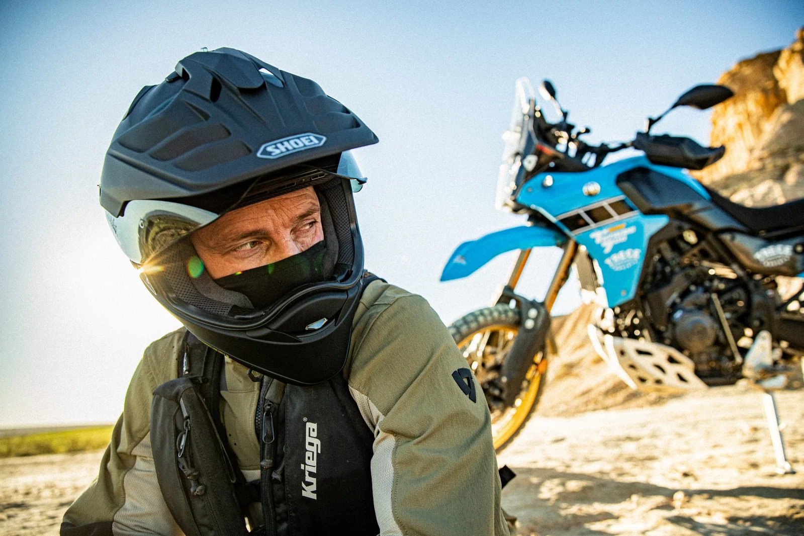 Der Shoei Hornet ADV 06 Adventure-Motorradhelm