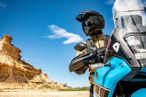 Der neue Shoei Hornet ADV 06 kommt mit ECE 22.06-Zulassung und überarbeiteten Innenteilen