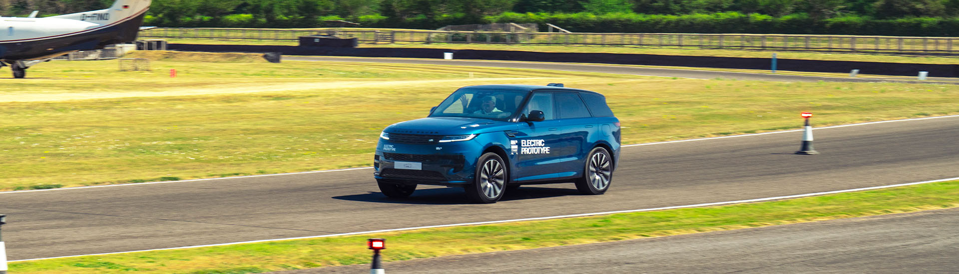 Range Rover Sport Electric 2027: Cayenne Electric, G-Klasse und iX5-Konkurrent brechen auf dem Goodwood-Hindernisparcours aus der Deckung