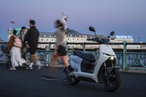 Zero senkt den Preis für den neuen Elektroroller LS1 für den Sommer auf 4.200 £