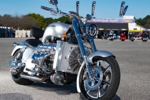 Die Welt braucht kein 8,1-Liter-Motorrad, aber Boss Hoss hat trotzdem eines gebaut