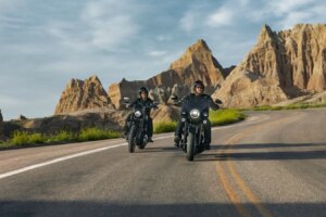 Harley-Davidson Deadwood als abgespeckter Softail-Bobber enthüllt